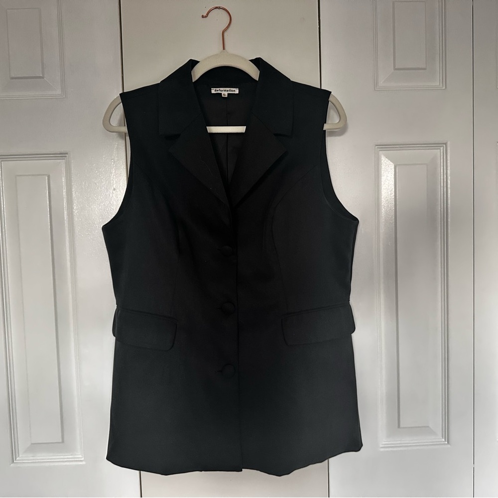 Reformation Black Sleeveless Vest